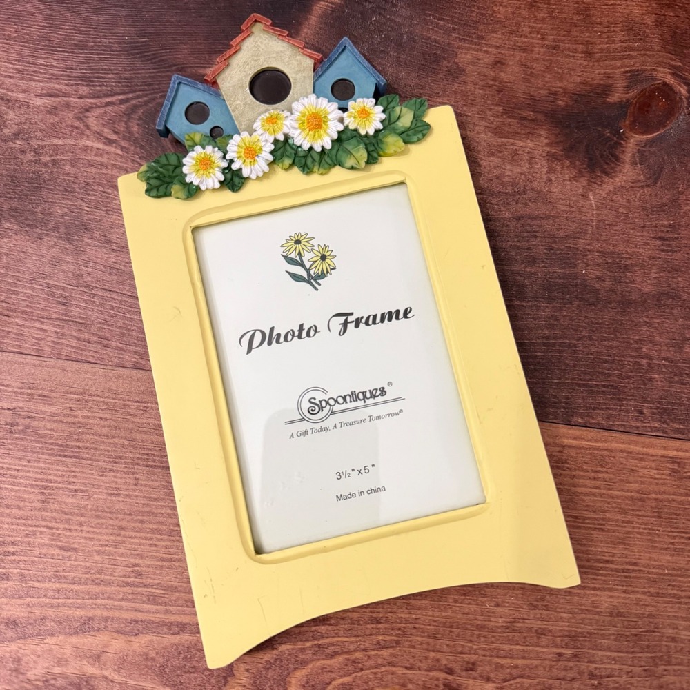 Spoontiques Birdhouse Daisy Floral Resin Photo Frame 3.5x5 Yellow Cottagecore